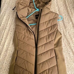 Women’s Tan Puffer Vest